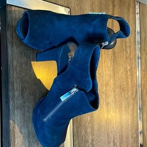 Women’s blue suede shoes by Franco Sarto